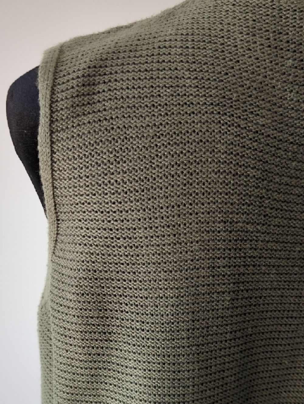 Sleeveless V-Neck Knit Tunic in Olive Green Size 2 Chico's - Picture 4 of 8